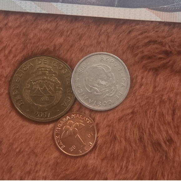 Assorted Currency Collection - Picture 8 of 9